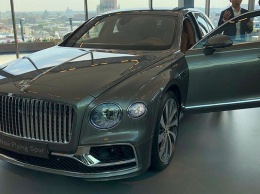 В России стартовали продажи нового роскошного седана Bentley Flying Spur