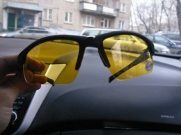 Развеиваем миф о желтых очках, защищающих от света фар