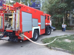 В Запорожье семейная пара находилась в объятой пламенем квартире (ФОТО)