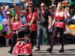 Хоббиты, сейлормуны, феи и комбайнеры - в Николаве прошел парад карапузов (ФОТО)