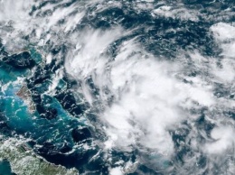 На Багамы надвигается новый мощный шторм