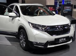 Кроссовер Honda CR-V стал гибридом (ФОТО)