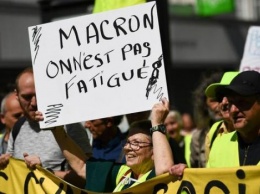 Во Франции протестовали "желтые жилеты": В Нанте во время беспорядков полиция арестовала 30 человек