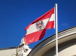 Почти 40% австрийцев видят угрозу демократии в стране