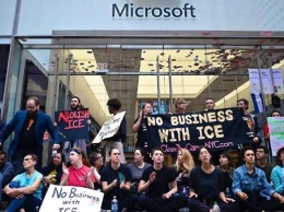 Более 70 протестующих задержали у магазина Microsoft в Нью-Йорке