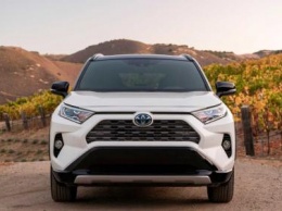 «Особого толка от гибрида нет»: Владелец Toyota Rav4 Hybrid поделился первыми впечатлениями о машине