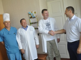 В Голопристанской больнице врачи провели первую операцию методом лапароскопии