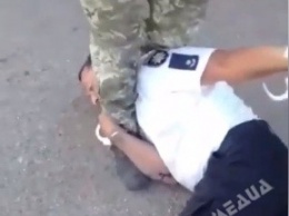 Пьяный майор из Одесской области едва не сбил подростков (видео)
