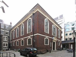 Принц Чарльз собирает средства на сохранение старейшей синагоги Британии