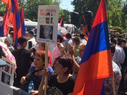 Суд в Ереване оставил под арестом экс-президента Кочаряна