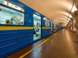 В Киеве на "красной" ветке метро "заминировали" несколько станций