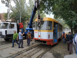 В Одессе трамвай сошел с рельс, - ФОТО