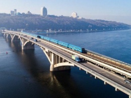Мост Метро в Киеве угрожают взорвать: первые подробности