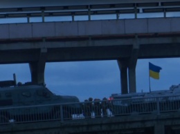 Появилось видео задержания подрывника моста Метро в Киеве