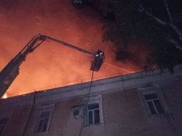В Луцке загорелся военный госпиталь, спасатели эвакуировали 91 человека. Фото, видео