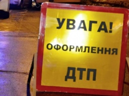 Грузовик протаранил легковушку с людьми в Киеве: "осталась груда металла", кадры трагедии