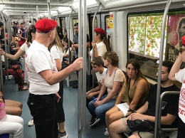 В Испании появились дружинники, которые будут бороться с карманниками в метро. Полиция не в восторге