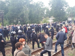 На Львовщине восемь полицейских пострадали во время разблокирования блокады угля