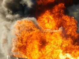 Адское пламя поглотило украинское судно: подробности и кадры масштабной катастрофы