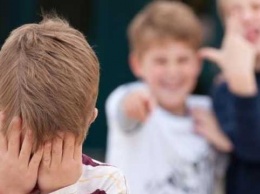 В школах Соломенки провели флешмобы против буллинга