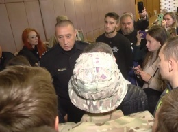 Во Львове требовали отставки начальника областной полиции после разгона протестов в Сосновке (фото)