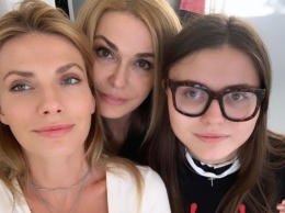 Прекрасное трио: Ольга Сумская показала снимок с красавицами-дочками