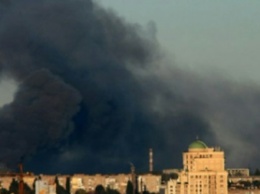 В Донецке горит склад боеприпасов, слышны взрывы