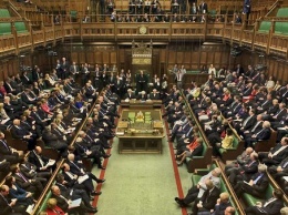 Британский парламент возобновил работу после блокировок Джонсона