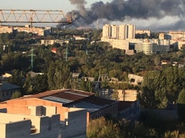 Пожар и взрывы в Донецке: все свежие подробности и фото