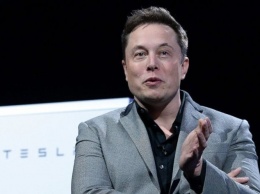 Акционеры Tesla обвиняют Маска в миллиардных убытках