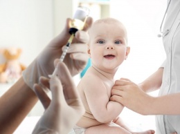 Отказ от вакцинации детей подвергает города и страны новым вспышкам заболеваний