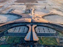В Китае открыли самый большой и необычный аэропорт в мире
