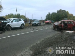 Масштабное ДТП под Полтавой: столкнулись четыре автомобиля, есть жертвы