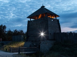 Сказочная ночь на Хортице: запорожский фотограф показал Сечь ночью (ФОТО)