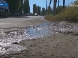 Улицы Лисичанска затопили нечистоты