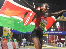 Первое «золото» ЧМ-2019 по легкой атлетике выиграла в марафоне кенийка Рут Чепнгетич