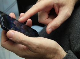 Не захотите выпускать смартфон из рук и ночью: Instagram выпустил «темное» обновление. Поможет уберечь зрение