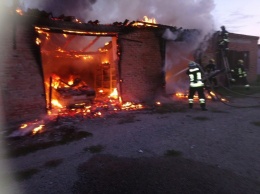 В Запорожской области сгорели гаражи на территории мужского монастыря