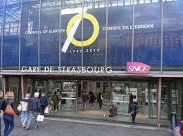 Железнодорожный вокзал Страсбурга украсили в честь 70-летия Совета Европы