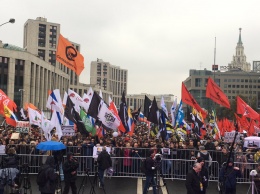 Россию качает: на улицы вышло столько людей, что власти побоялись разгонять. Подробности