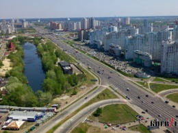 Киевляне обеспокоены прокладкой труб к озеру Серебряный Кол в Дарницком районе столицы