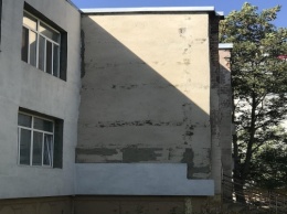 Из-за отсутствия денег не могут завершить утепление стен здания детского сада №139