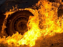 В Киеве на заправке загорелся электромобиль