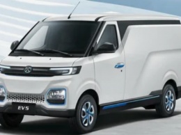 В Китае представлен новый электрический фургон, который стоит от 14 тысяч долларов (ФОТО)