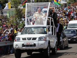 Папа Римский Франциск засветился на новом "папамобиле"
