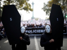 "Марш ярости": в Париже на массовые протесты вышли полицейские (фоторепортаж)