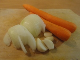 Специалист дал советы, как выбрать максимально полезные лук и морковь «на зиму»
