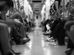 В киевском метро произошло ЧП - люди теряли сознание