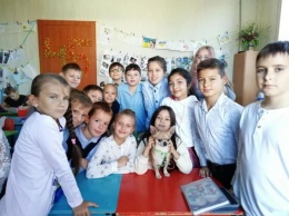 В День доброты днепровские школьники принесли домашних питомцев: кроликов, ежей, мышей и тараканов