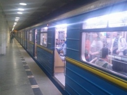 Поезд заехал в тоннель с открытыми дверями: инцидент в харьковском метро